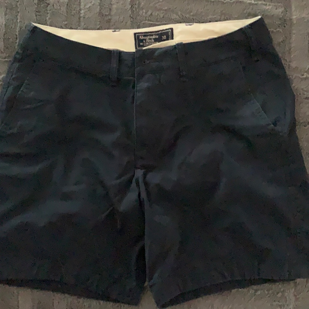Ambercrombie & Fitch men’s chino shorts